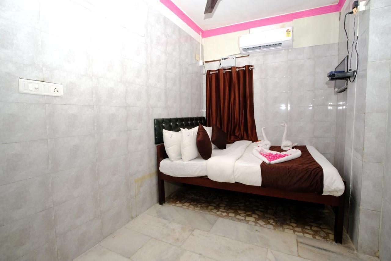 Aum Karthikeya Residency - Near Railway Station Hotel