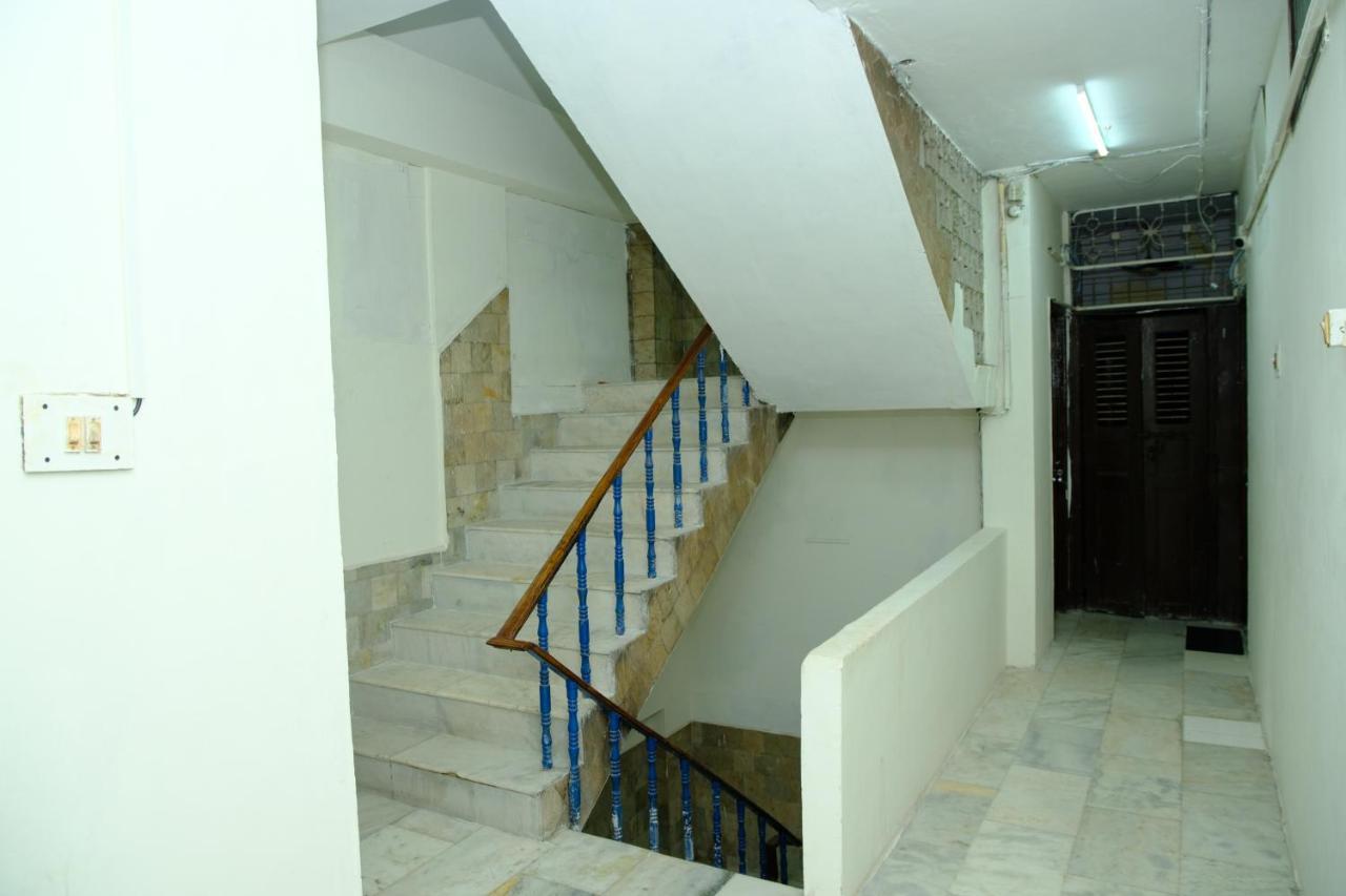 Aum Karthikeya Residency - Near Railway Station Hotel